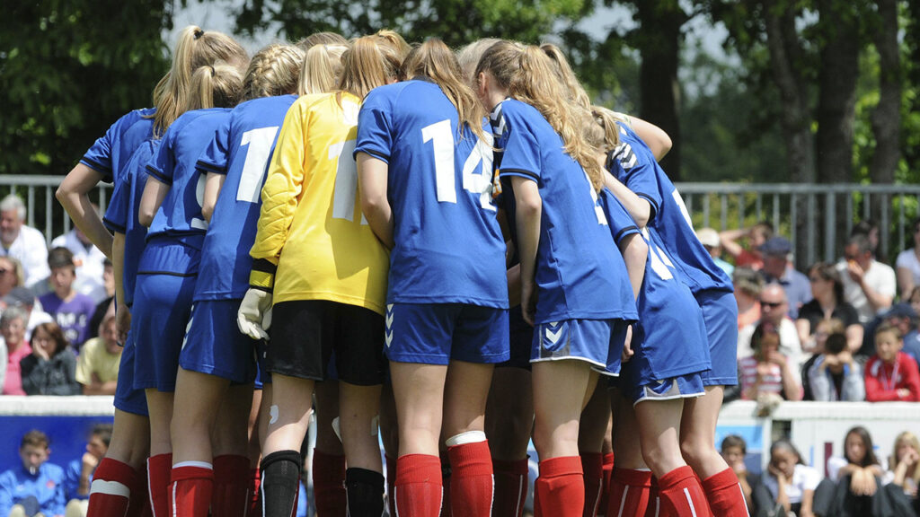 女子足球教育重要性及如何科学训练